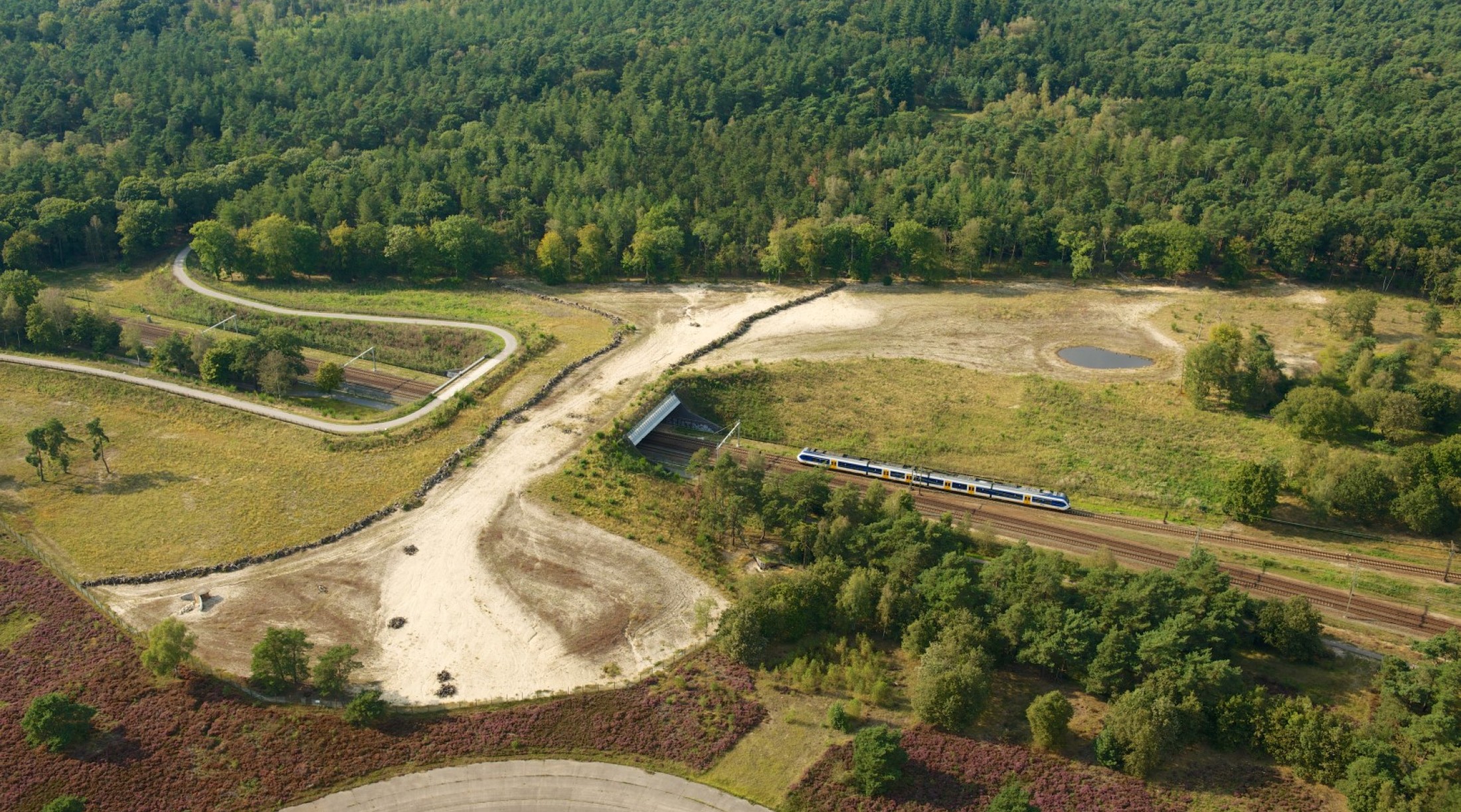 Luchtfoto Ecoduct Op Hees